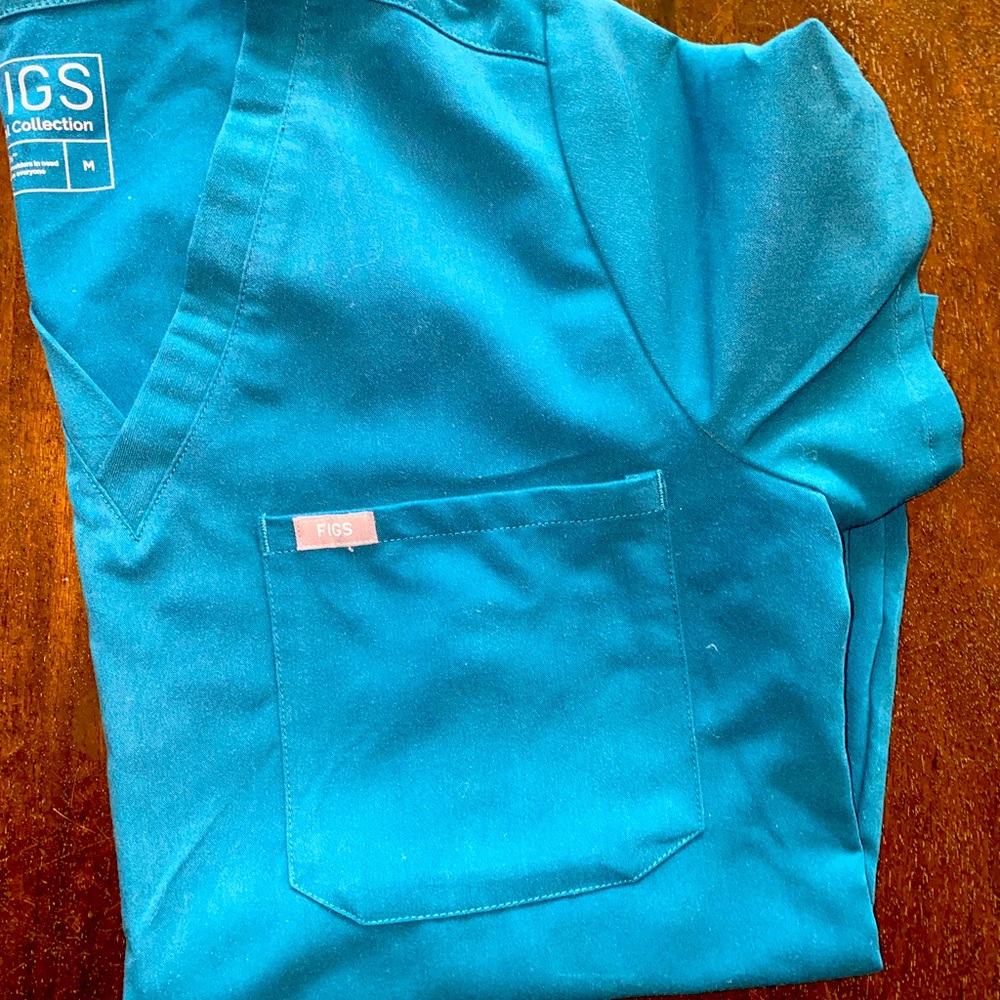 Caribbean Blue figs  top M Catarina one pocket!